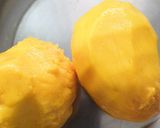 A picture of step 1 of Mango dry fruit lassi.