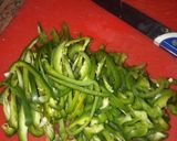 A picture of step 3 of Stir-fried macaroni.