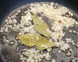 Foto del paso 4 de la receta: Pollo con tomate
