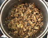Foto del paso 1 de la receta: Risotto de setas 🍄