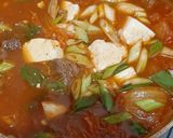 Foto langkah ke 4 dari resep Kimchi Guk (sup kimchi).