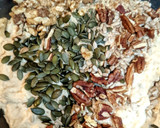 Foto del paso 2 de la receta: Budín de plátano y manzana con semillas y frutos secos