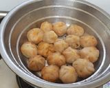 A picture of step 7 of Vegetables schezwan momos.