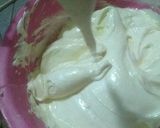 Foto langkah ke 4 dari resep Simple Steam Rainbow cake with strawberry jam and Ceddar Chesse.