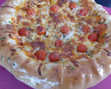 Foto del paso 10 de la receta: Pizza de pollo con los bordes rellenos