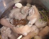 Hình bước làm 1 của món Canh rau tầm bóp nấu móng giò