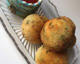 A picture of step 4 of Potato cheese balls.