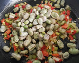Foto del paso 4 de la receta: Macarrones con habas