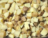Foto del paso 2 de la receta: 🥔🧄 Papas horneadas al ajillo 🧄🥔