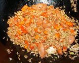 Foto del paso 3 de la receta: Chaufa de vienesas