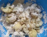 Foto langkah ke 2 dari resep Korean fried cauliflower.