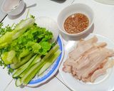 Hình bước làm 2 của món Bánh tráng cuốn thịt lợn chấm mắm nêm