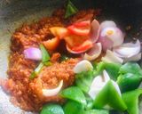 A picture of step 3 of Mushroom masala.