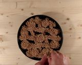 Gluténmentes Linzertorta szilvalekvárral recept fázis 5 fotója