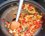 Foto del paso 3 de la receta: Rape con langostinos en salsa