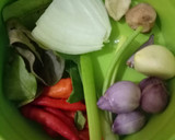 Foto langkah ke 2 dari resep Sambel Goreng Basah (Kentang, Wortel, Teri).