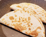 Foto del paso 4 de la receta: Quesadilla de queso y mermelada de naranja amarga