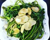 Hình bước làm 3 của món Rau muống xào tỏi