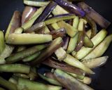 Foto langkah ke 2 dari resep Gaji Bokkeum / 가지볶음 / Terong Tumis.