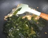 Foto langkah ke 6 dari resep Sup Rumput Laut / Miyeokguk.
