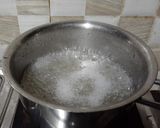 मूंग दाल की बर्फी (Moong Dal ki barfi recipe in hindi) रेसिपी चरण 2 फोटो