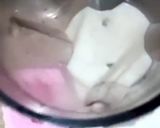 A picture of step 3 of Coconut Strawberry smoothie.
