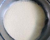 A picture of step 1 of Rava thunuku.