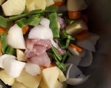 Foto del paso 1 de la receta: Pasta tiburón con patatas y pollo