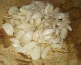 A picture of step 1 of Homemade ginger and garlic paste.