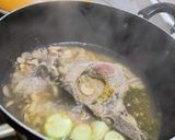 Foto del paso 1 de la receta: Ramen de carne, fideos zucchini y champiñones