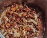Foto langkah ke 3 dari resep Nasi Daging Sapi Sosis Rice Cooker.