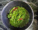 A picture of step 6 of Lasooni palak.