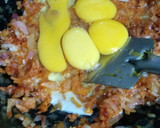 முட்டை கொத்து பரோட்டா(muttai kothu parotta recipe in tamil) ரெசிபி ஸ்டேப் 2 புகைப்படம்