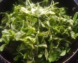 मेथीची भाजी बाजरीची भाकरी (methichi bhaji bajarichi bhakhri recipe in marathi) रेसिपी स्टेप 3 फोटो 