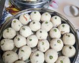 A picture of step 3 of Til ladoo.