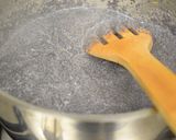 A picture of step 1 of Poppy-seed strudel.