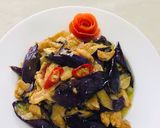 Foto langkah ke 4 dari resep Tumis terong unggu dan daging ayam.