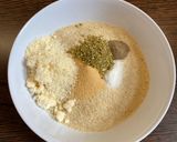 Parmezánbundás édesburi tzatzikivel recept fázis 5 fotója
