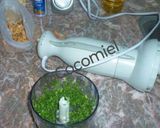 Foto del paso 3 de la receta: Salsa pesto.Tips y modo de conserva.🥫🍝