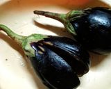 A picture of step 1 of Aurora solar spiced aubergine baked with desi baked chips.