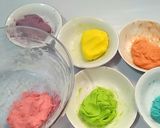Foto langkah ke 4 dari resep Bola-Bola Susu Pelangi.