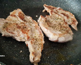 Foto del paso 4 de la receta: Chuletas de cerdo deshuesadas con alcachofas y zanahoria