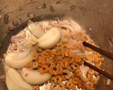 Hình bước làm 1 của món Bánh canh nấu sườn non, tôm khô