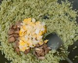 Foto langkah ke 2 dari resep Nasi Goreng Ayam Cabe Hijau.