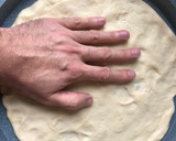 Foto del paso 1 de la receta: Pizza de chorizo, atún y morrones en horno grill para pizza Cecotec