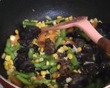 Foto langkah ke 5 dari resep 🍄Tumis Jamur Pelangi 🍄.