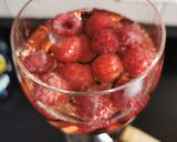 Foto del paso 2 de la receta: Vino rosado con frambuesas