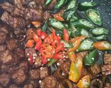 Foto langkah ke 7 dari resep Tempe Cumi Asin Kecap Cabe Hejo.