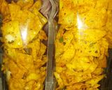 Foto langkah ke 4 dari resep Pangsit Goreng Daun Jeruk.