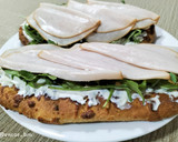Foto del paso 4 de la receta: Tosta ligera de rúcula, Skyr y pavo